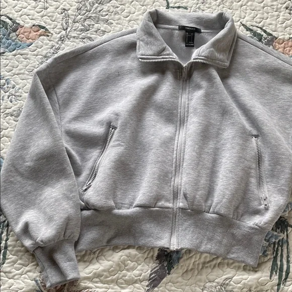 NWT Forever 21 Light Gray Cropped Sweatshirt Jacket - Picture 7 of 7